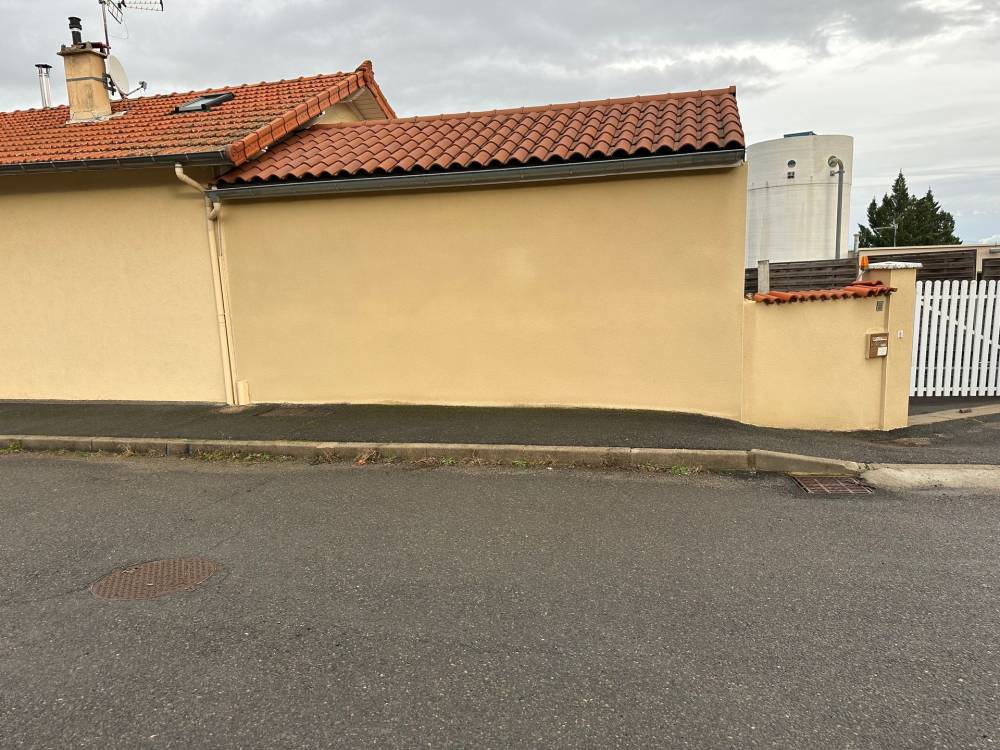 mur jaune